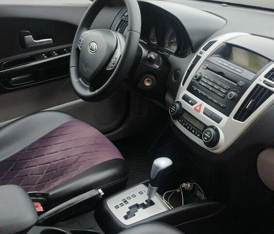 Черный Киа Сид, объемом двигателя 2 л и пробегом 252 тыс. км за 7500 $, фото 3 на Automoto.ua