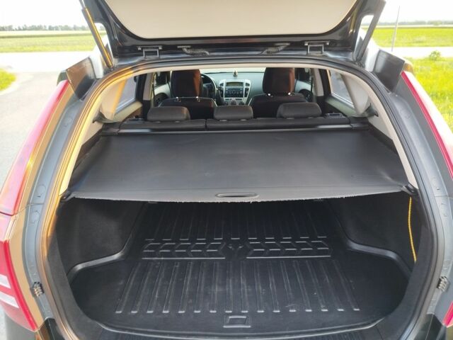 Черный Киа Сид, объемом двигателя 1.6 л и пробегом 200 тыс. км за 5499 $, фото 8 на Automoto.ua