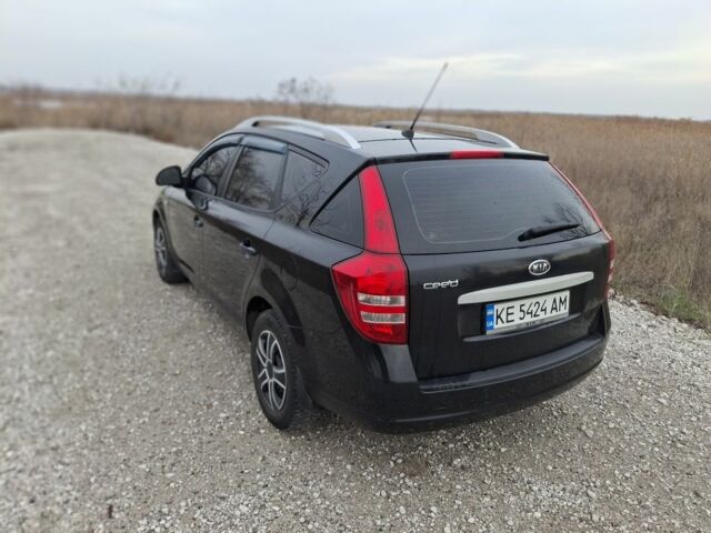 Черный Киа Сид, объемом двигателя 1.6 л и пробегом 282 тыс. км за 5300 $, фото 5 на Automoto.ua