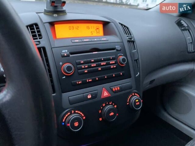 Чорний Кіа Сід, об'ємом двигуна 1.59 л та пробігом 313 тис. км за 4900 $, фото 24 на Automoto.ua