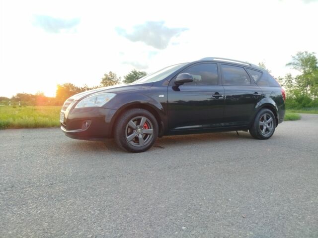 Черный Киа Сид, объемом двигателя 1.6 л и пробегом 200 тыс. км за 5499 $, фото 6 на Automoto.ua