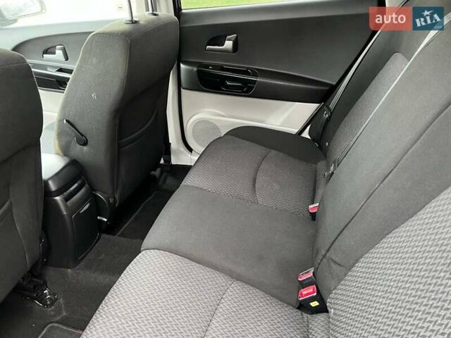 Чорний Кіа Сід, об'ємом двигуна 1.98 л та пробігом 231 тис. км за 6800 $, фото 6 на Automoto.ua