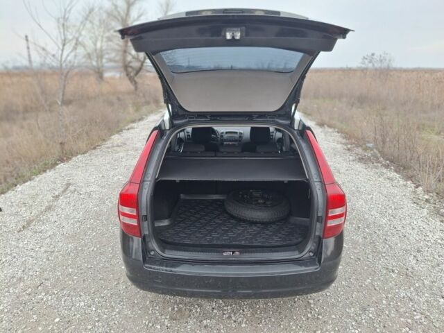 Черный Киа Сид, объемом двигателя 1.6 л и пробегом 282 тыс. км за 5300 $, фото 8 на Automoto.ua