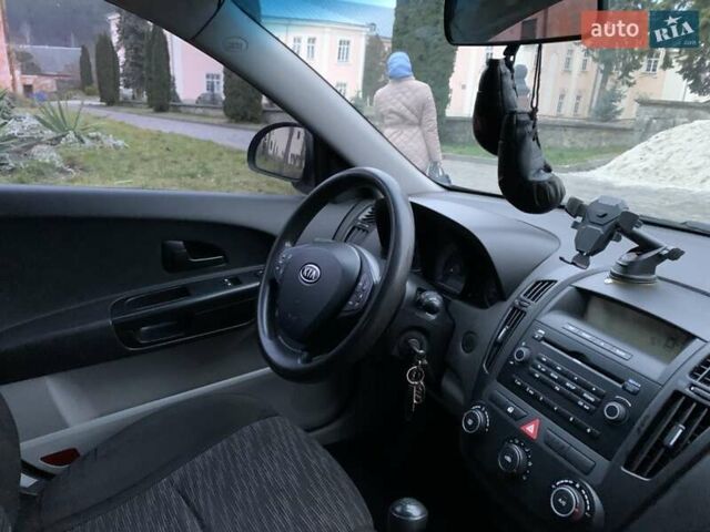 Чорний Кіа Сід, об'ємом двигуна 1.59 л та пробігом 314 тис. км за 4900 $, фото 21 на Automoto.ua