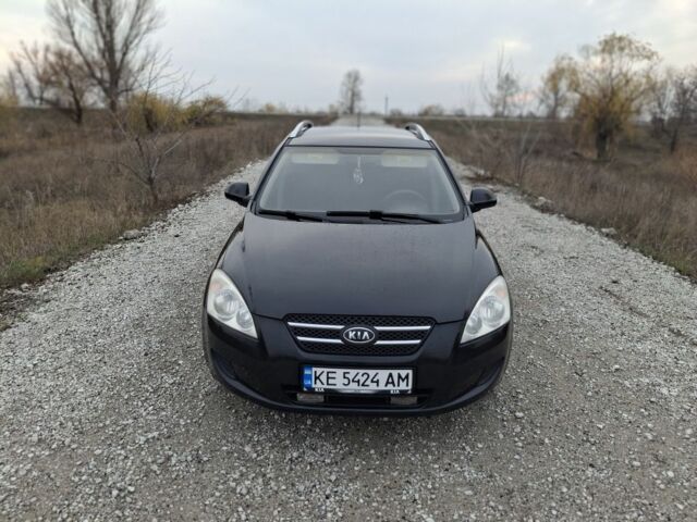 Черный Киа Сид, объемом двигателя 1.6 л и пробегом 282 тыс. км за 5300 $, фото 2 на Automoto.ua