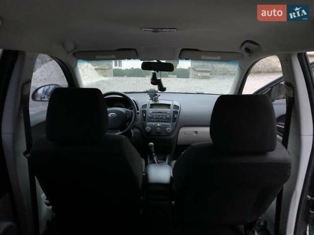 Черный Киа Сид, объемом двигателя 1.59 л и пробегом 313 тыс. км за 4699 $, фото 34 на Automoto.ua