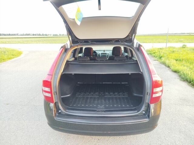 Черный Киа Сид, объемом двигателя 1.6 л и пробегом 200 тыс. км за 5499 $, фото 9 на Automoto.ua