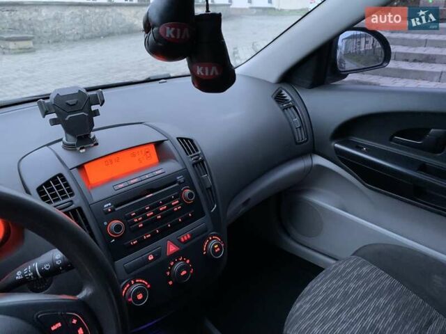 Чорний Кіа Сід, об'ємом двигуна 1.59 л та пробігом 314 тис. км за 4900 $, фото 14 на Automoto.ua