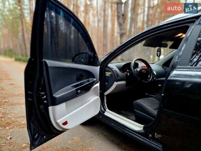 Черный Киа Сид, объемом двигателя 1.6 л и пробегом 283 тыс. км за 5250 $, фото 8 на Automoto.ua