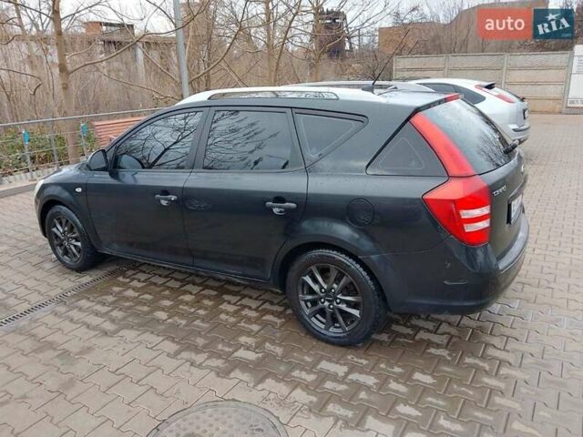 Чорний Кіа Сід, об'ємом двигуна 1.4 л та пробігом 70 тис. км за 4300 $, фото 2 на Automoto.ua