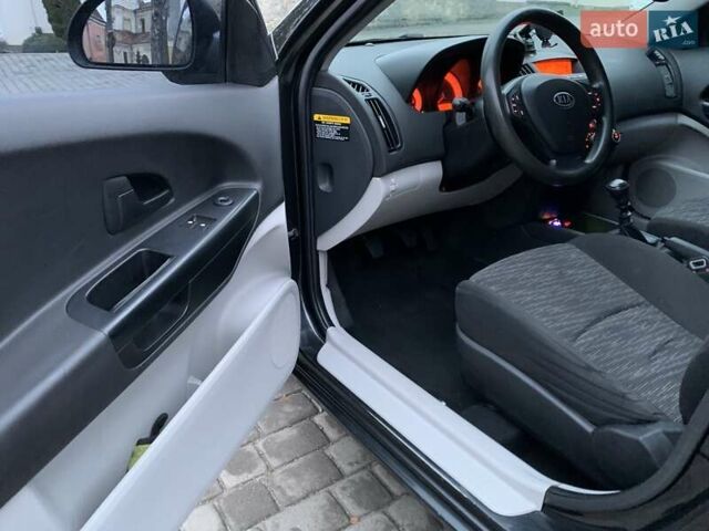 Черный Киа Сид, объемом двигателя 1.59 л и пробегом 313 тыс. км за 4600 $, фото 12 на Automoto.ua