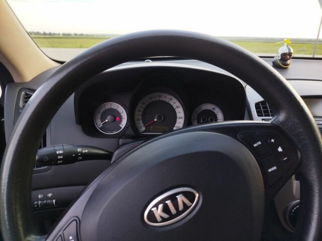 Черный Киа Сид, объемом двигателя 1.6 л и пробегом 200 тыс. км за 5499 $, фото 4 на Automoto.ua