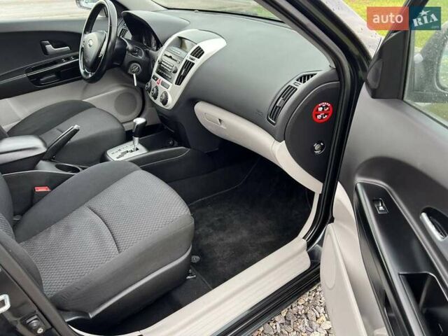 Чорний Кіа Сід, об'ємом двигуна 1.98 л та пробігом 231 тис. км за 6800 $, фото 7 на Automoto.ua