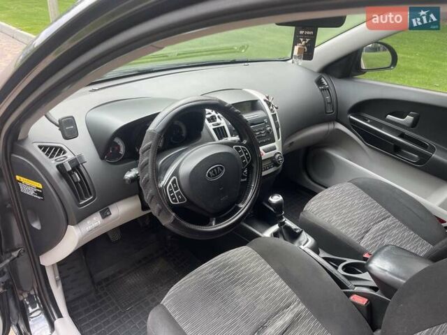 Черный Киа Сид, объемом двигателя 2 л и пробегом 245 тыс. км за 6200 $, фото 10 на Automoto.ua