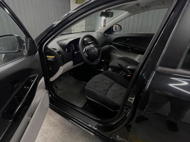 Черный Киа Сид, объемом двигателя 1.6 л и пробегом 230 тыс. км за 5500 $, фото 5 на Automoto.ua