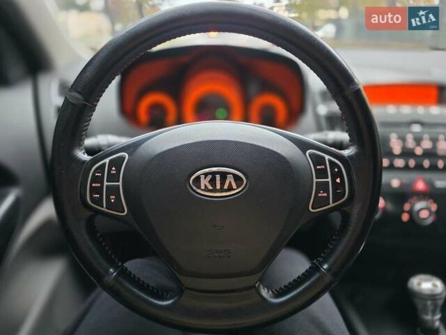 Киа Сид 2008 в Бердичеве на Automoto.ua Черный Киа Сид, объемом двигателя 1.4 л и пробегом 167 тыс. км за 4500 $, фото 14 на Automoto.ua