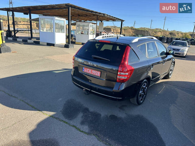 Черный Киа Сид, объемом двигателя 1.4 л и пробегом 182 тыс. км за 6200 $, фото 3 на Automoto.ua