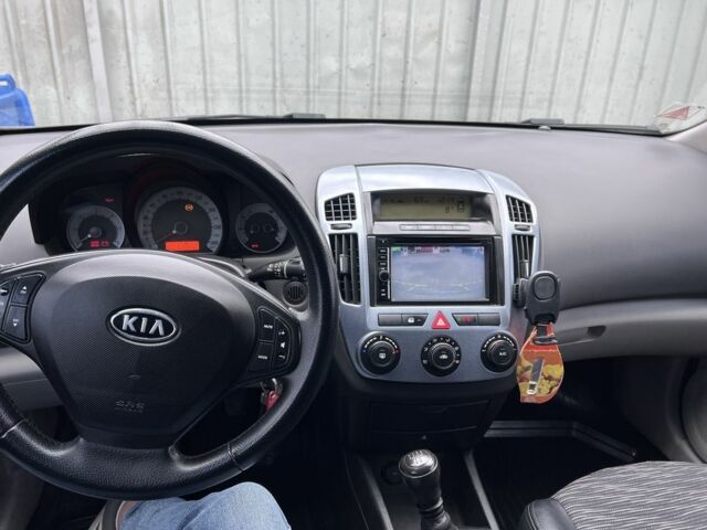 Черный Киа Сид, объемом двигателя 1.6 л и пробегом 283 тыс. км за 5300 $, фото 9 на Automoto.ua
