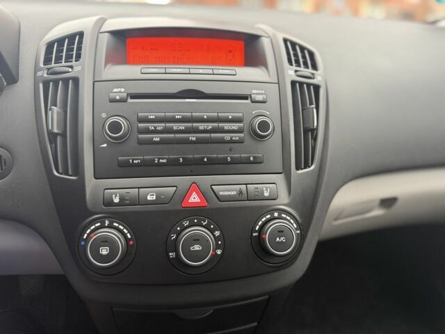 Чорний Кіа Сід, об'ємом двигуна 1.4 л та пробігом 204 тис. км за 6350 $, фото 20 на Automoto.ua