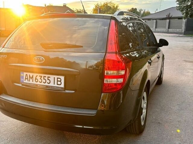 Чорний Кіа Сід, об'ємом двигуна 1.4 л та пробігом 198 тис. км за 5300 $, фото 4 на Automoto.ua