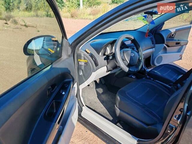 Черный Киа Сид, объемом двигателя 1.6 л и пробегом 186 тыс. км за 4999 $, фото 7 на Automoto.ua