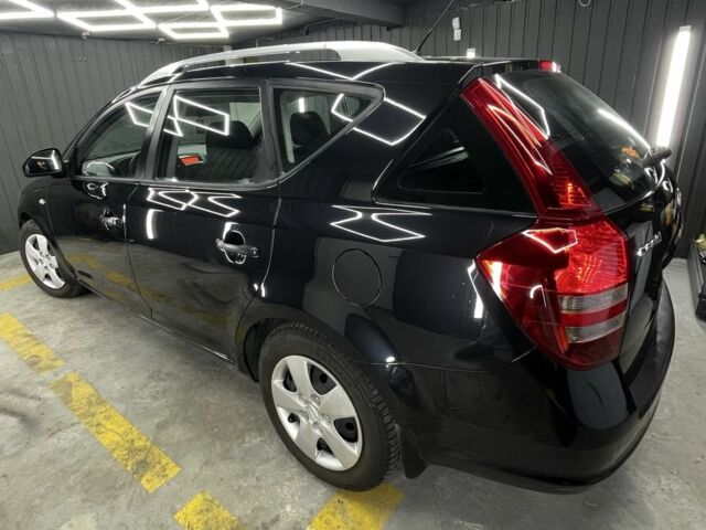 Черный Киа Сид, объемом двигателя 1.6 л и пробегом 230 тыс. км за 5500 $, фото 2 на Automoto.ua