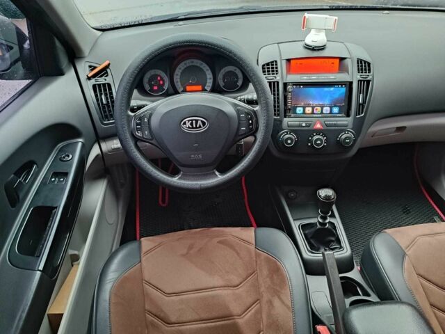 Черный Киа Сид, объемом двигателя 1.6 л и пробегом 261 тыс. км за 6990 $, фото 12 на Automoto.ua