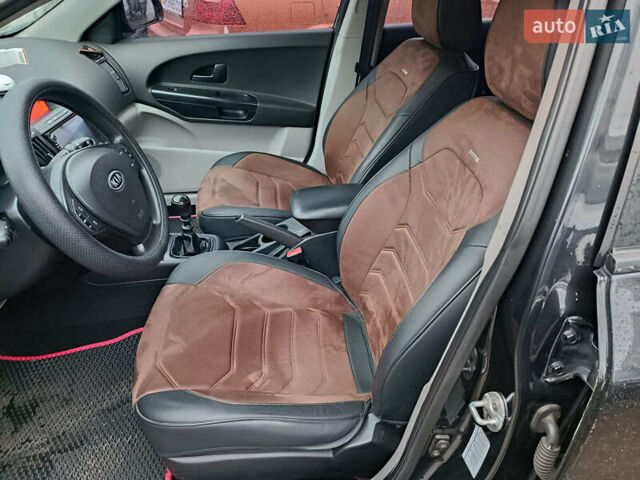 Черный Киа Сид, объемом двигателя 1.6 л и пробегом 261 тыс. км за 6990 $, фото 16 на Automoto.ua