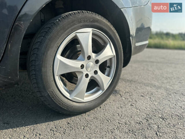 Чорний Кіа Сід, об'ємом двигуна 1.6 л та пробігом 296 тис. км за 4999 $, фото 5 на Automoto.ua