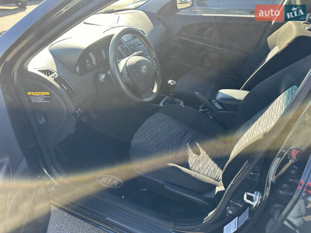 Чорний Кіа Сід, об'ємом двигуна 1.4 л та пробігом 182 тис. км за 6200 $, фото 16 на Automoto.ua