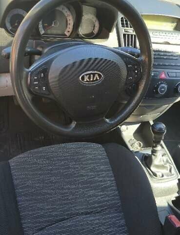 Черный Киа Сид, объемом двигателя 1.6 л и пробегом 199 тыс. км за 5500 $, фото 11 на Automoto.ua