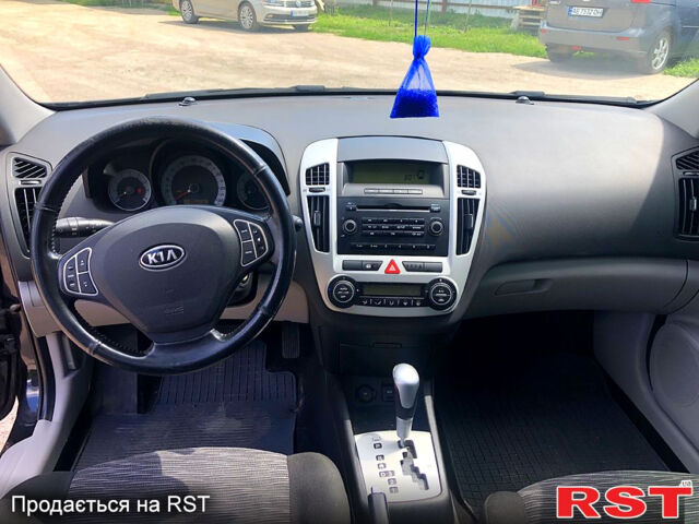 Чорний Кіа Сід, об'ємом двигуна 1.6 л та пробігом 255 тис. км за 7100 $, фото 6 на Automoto.ua