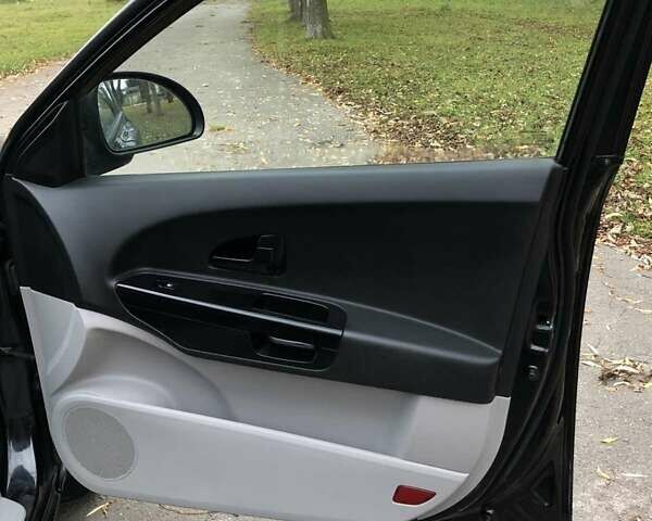 Черный Киа Сид, объемом двигателя 1.4 л и пробегом 181 тыс. км за 4450 $, фото 4 на Automoto.ua