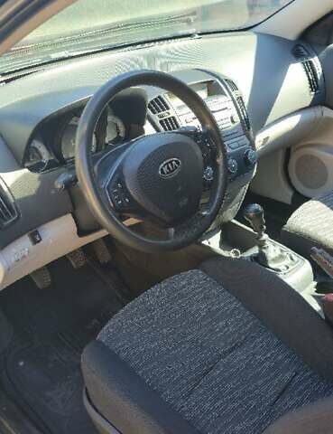 Черный Киа Сид, объемом двигателя 1.6 л и пробегом 199 тыс. км за 5500 $, фото 8 на Automoto.ua