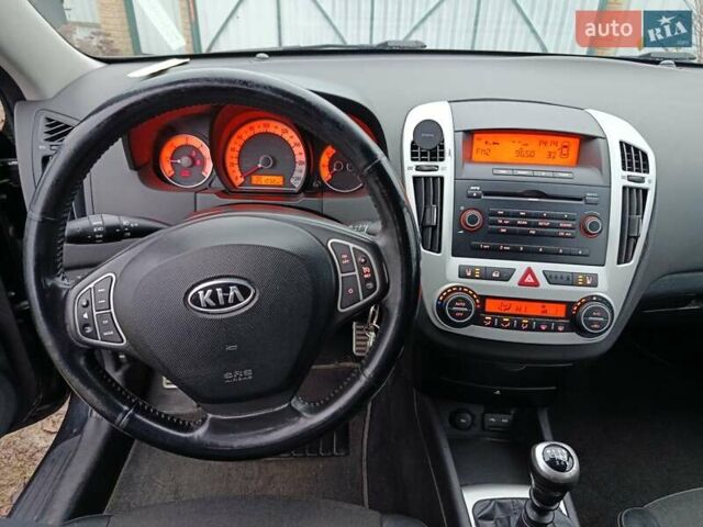 Черный Киа Сид, объемом двигателя 2 л и пробегом 251 тыс. км за 3500 $, фото 8 на Automoto.ua