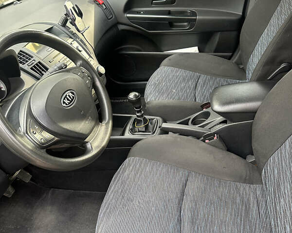 Черный Киа Сид, объемом двигателя 1.6 л и пробегом 222 тыс. км за 5400 $, фото 2 на Automoto.ua