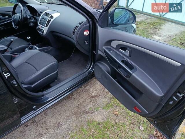 Черный Киа Сид, объемом двигателя 2 л и пробегом 251 тыс. км за 3500 $, фото 17 на Automoto.ua