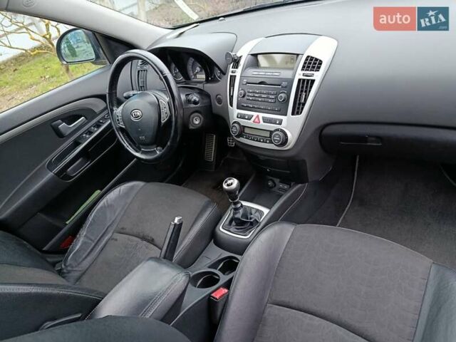 Черный Киа Сид, объемом двигателя 2 л и пробегом 251 тыс. км за 3500 $, фото 12 на Automoto.ua