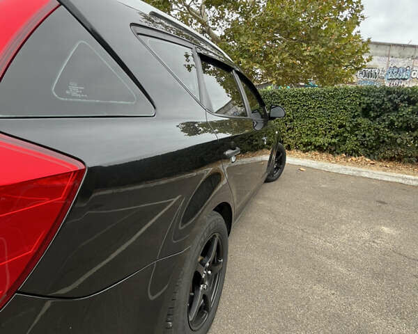 Чорний Кіа Сід, об'ємом двигуна 1.6 л та пробігом 240 тис. км за 6200 $, фото 2 на Automoto.ua