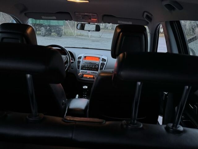 Черный Киа Сид, объемом двигателя 1.4 л и пробегом 237 тыс. км за 5500 $, фото 5 на Automoto.ua