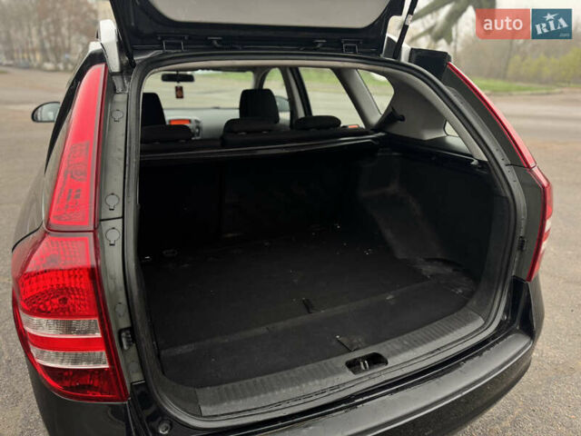 Черный Киа Сид, объемом двигателя 1.6 л и пробегом 231 тыс. км за 5500 $, фото 11 на Automoto.ua