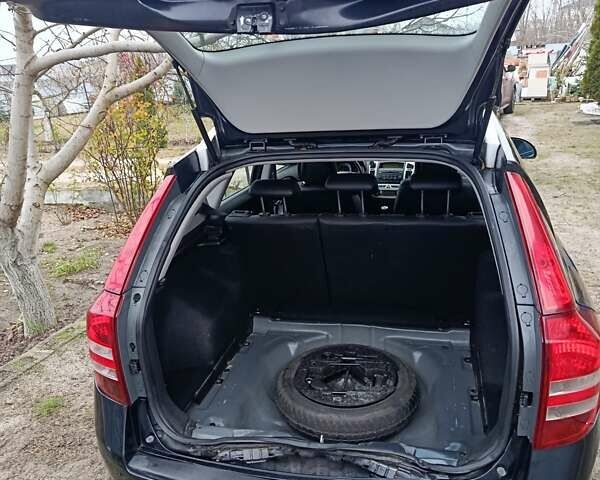 Черный Киа Сид, объемом двигателя 2 л и пробегом 251 тыс. км за 3500 $, фото 25 на Automoto.ua