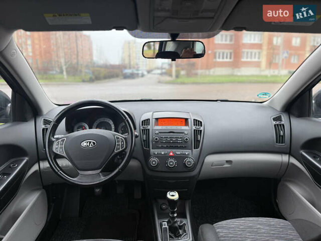 Черный Киа Сид, объемом двигателя 1.4 л и пробегом 204 тыс. км за 6350 $, фото 18 на Automoto.ua