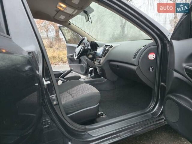 Чорний Кіа Сід, об'ємом двигуна 1.6 л та пробігом 216 тис. км за 6500 $, фото 29 на Automoto.ua