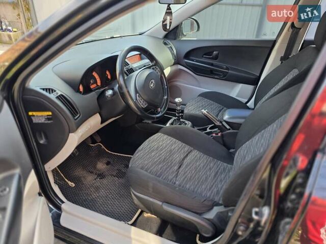 Чорний Кіа Сід, об'ємом двигуна 1.4 л та пробігом 167 тис. км за 4900 $, фото 4 на Automoto.ua