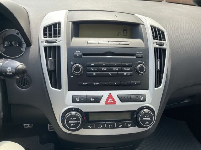 Черный Киа Сид, объемом двигателя 1.6 л и пробегом 239 тыс. км за 6300 $, фото 6 на Automoto.ua