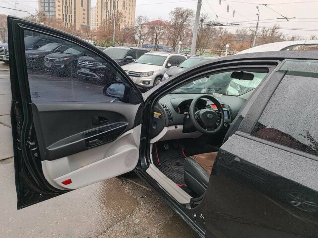 Черный Киа Сид, объемом двигателя 1.6 л и пробегом 261 тыс. км за 6990 $, фото 15 на Automoto.ua