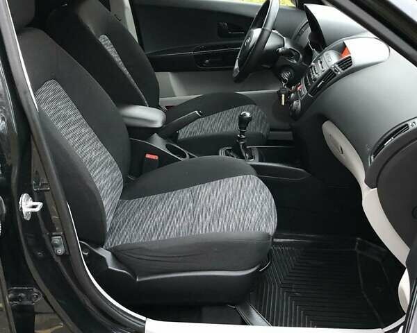 Черный Киа Сид, объемом двигателя 1.4 л и пробегом 181 тыс. км за 4450 $, фото 1 на Automoto.ua