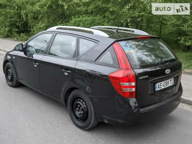 Черный Киа Сид, объемом двигателя 0 л и пробегом 295 тыс. км за 5500 $, фото 7 на Automoto.ua