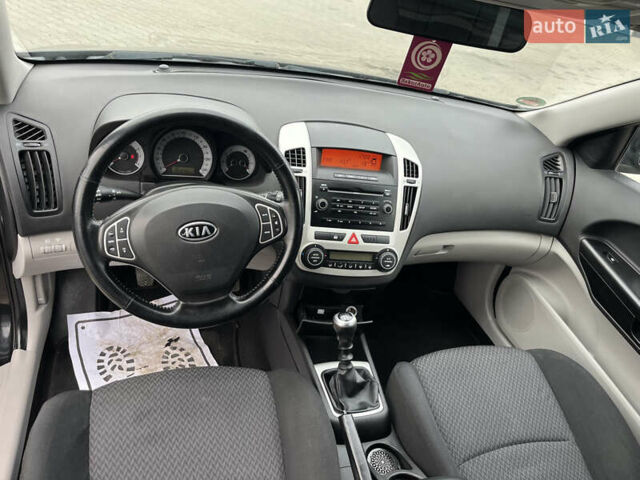Черный Киа Сид, объемом двигателя 1.6 л и пробегом 263 тыс. км за 5500 $, фото 9 на Automoto.ua